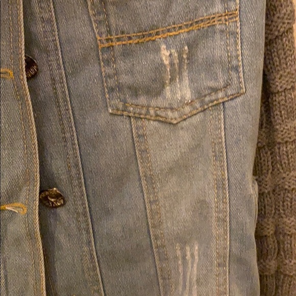 jacket with fur on inside and around neck - Picture 7 of 8